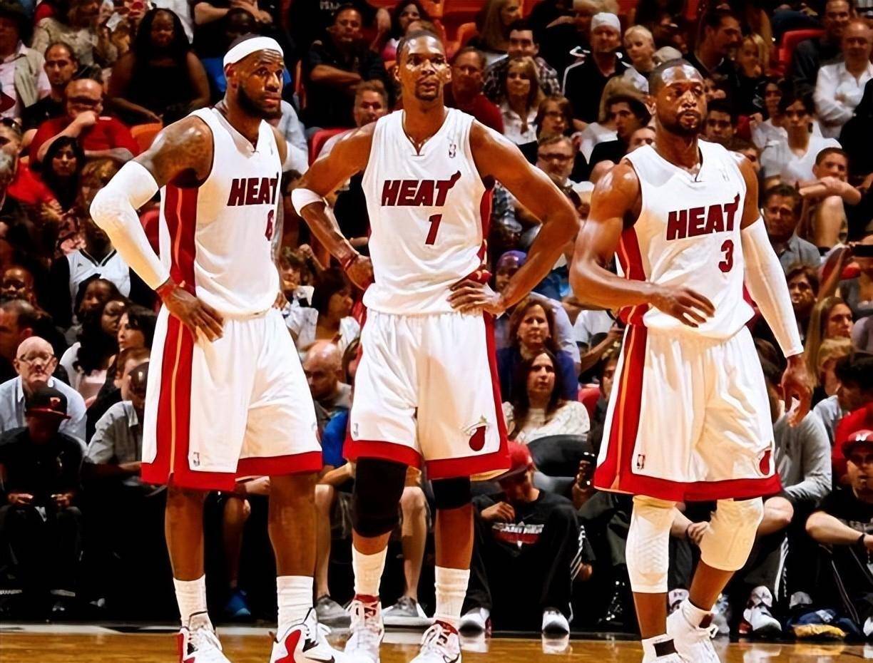 国乒三连冠 感恩幕后英雄（国乒豪取三连冠，致敬幕后功臣）