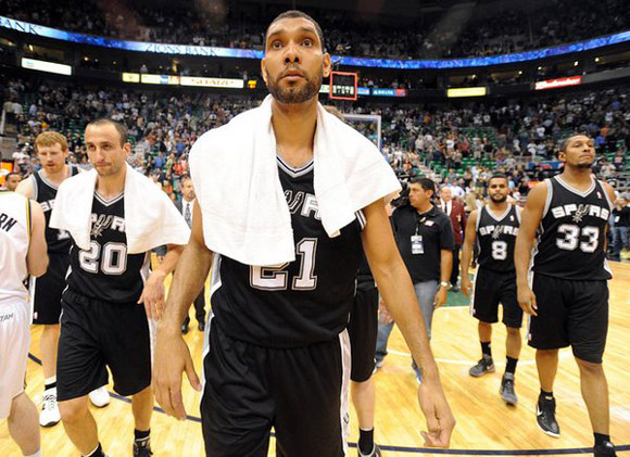 官方：阿贾克斯主帅海廷加下课；带队本赛季欧冠四战全败（阿贾克斯官宣海廷加下课，本季欧冠四战皆负）