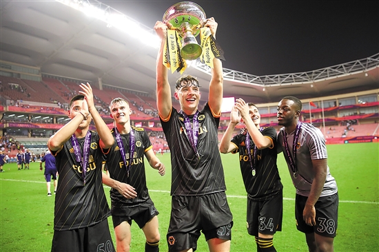 全市场：替补出场表现优异，巴图里纳是尼科-帕斯离队后的首选（全市场：替补表现抢眼，尼科-帕斯离队后巴图里纳被视为首要人选）