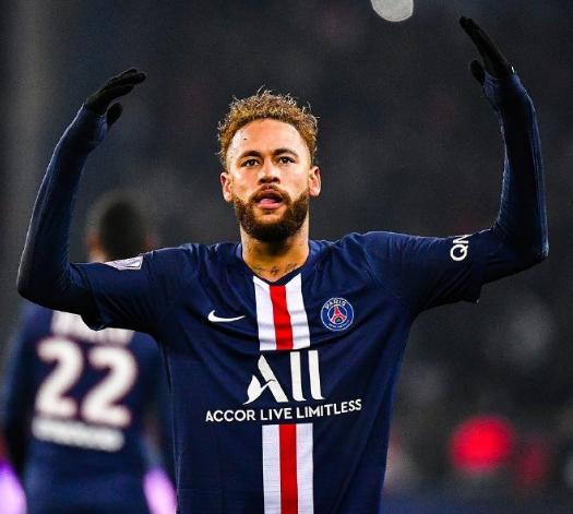 范戴克：阿诺德离开后还没和他聊过，很高兴曾与他并肩作战（范戴克：阿诺德离队后还未联系，感激曾并肩作战）