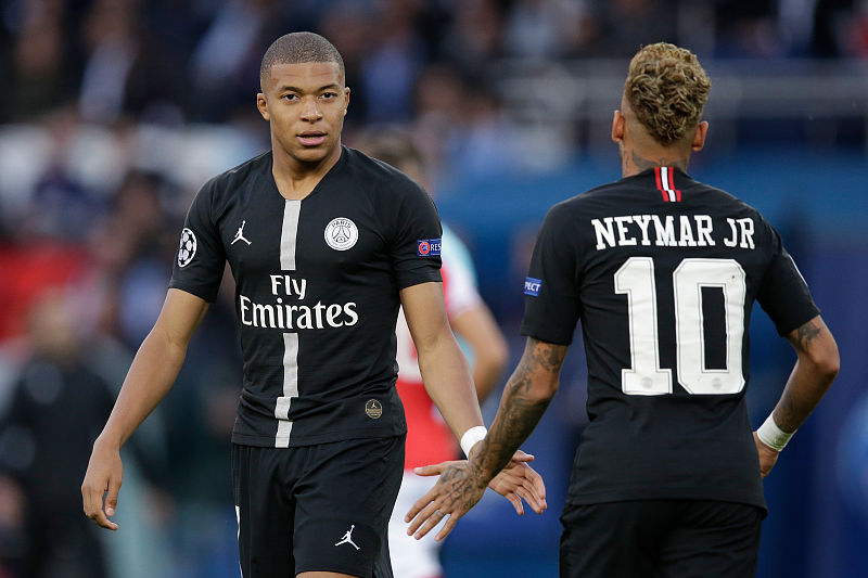 老佛爷祝贺克罗斯获德国骑士十字勋章：曾拥有过你是一种荣幸